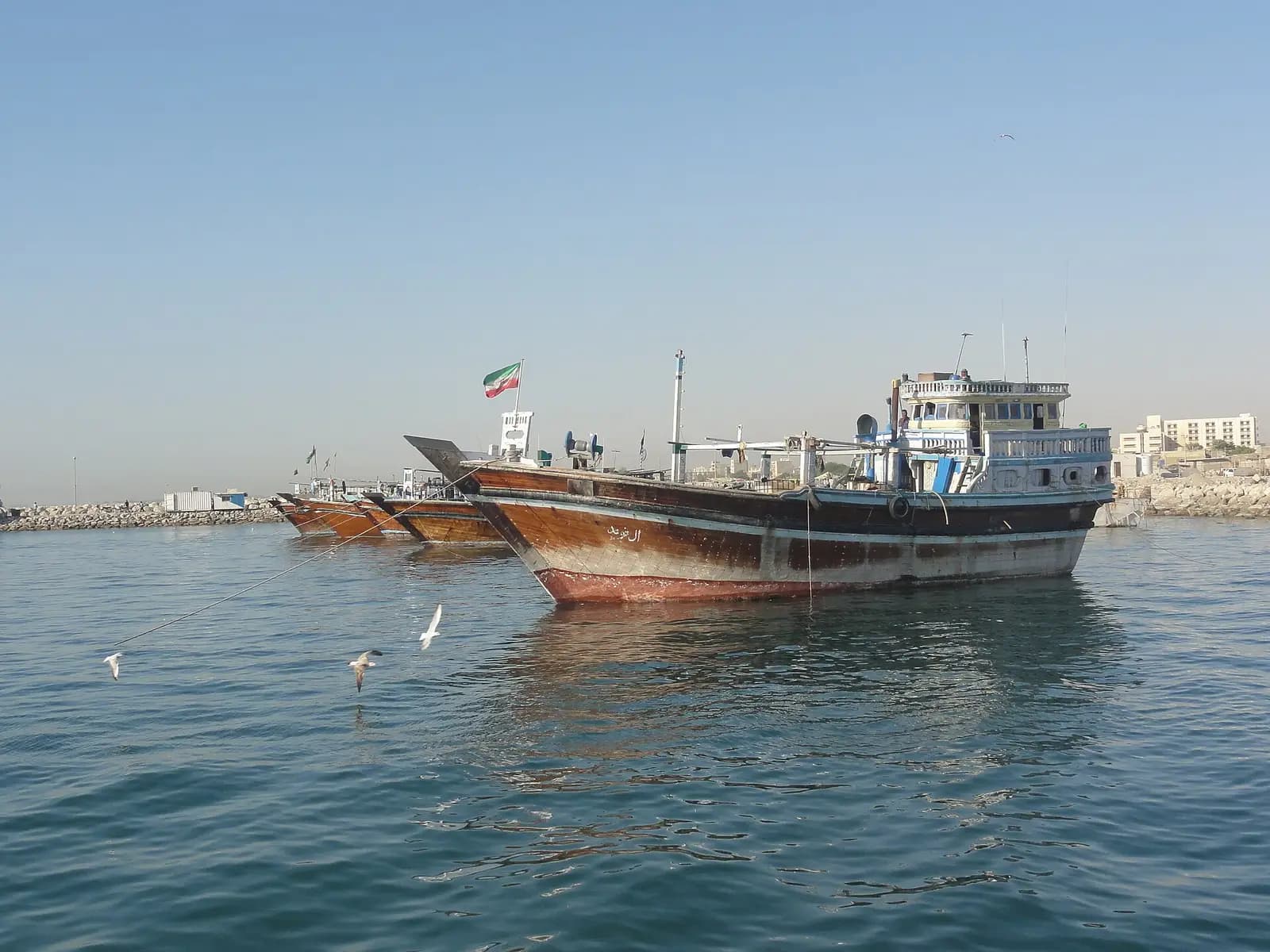 لنج صیادی در اسکله صیادی بندرعباس
